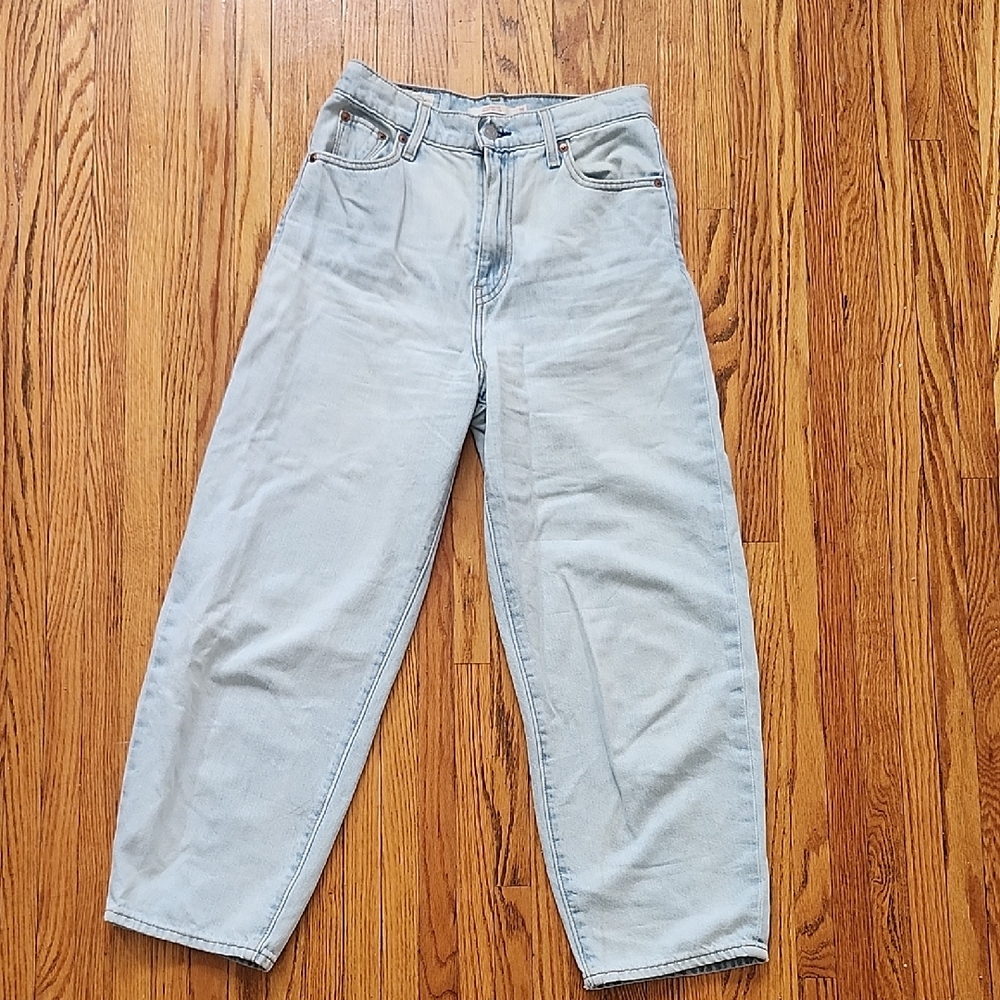 Light Wash High-Rise Balloon Jeans Levi 26
